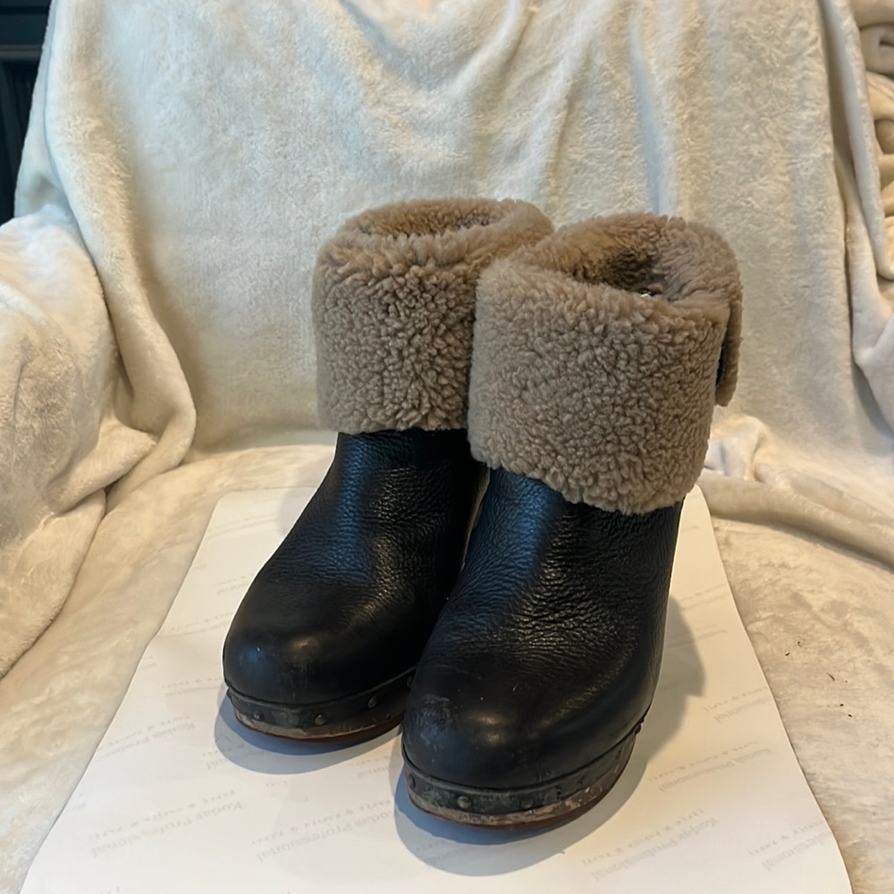 UGG boots- size us 8